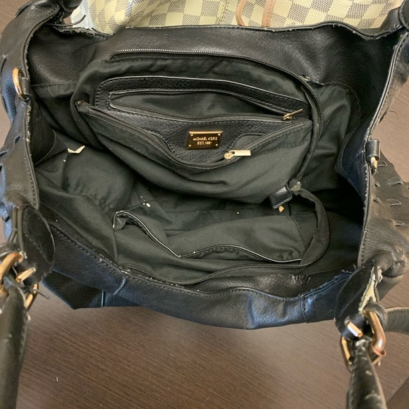 Michael kors purse - Picture 3 of 3